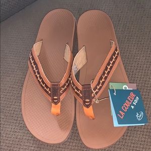 chaco flip flops